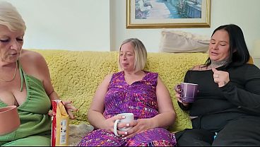 Live Dari Sofa, Sambil Ngos-ngosan, Badan Basah Keringetan, Siap Digoyang Sampai Lupa Dunia.