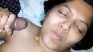 Istri Desi India Hisap Kontol Telan Sperma